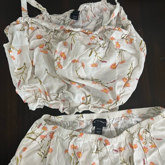 Girl bundle ( art class skirt set, Zara top, 2 skorts - Picture 1 of 9